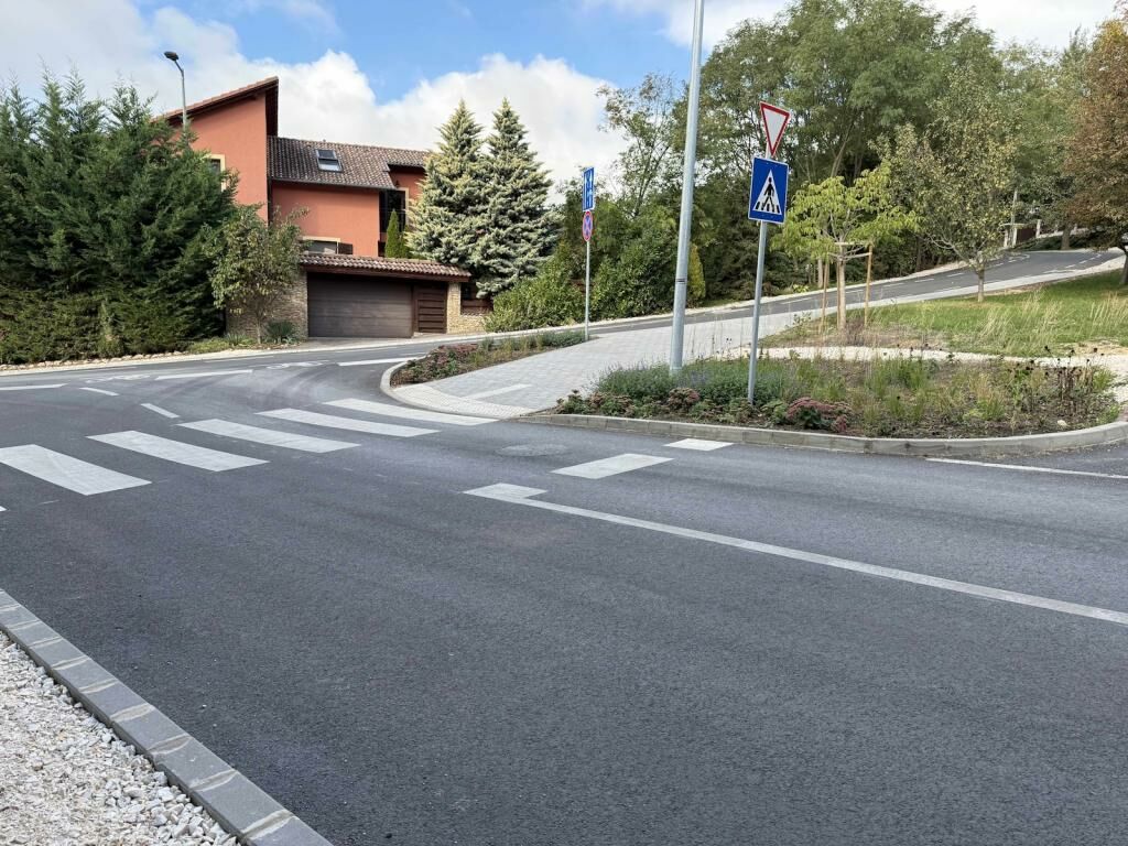 Nagykovácsi, Vértes utca aszfaltozási munkái